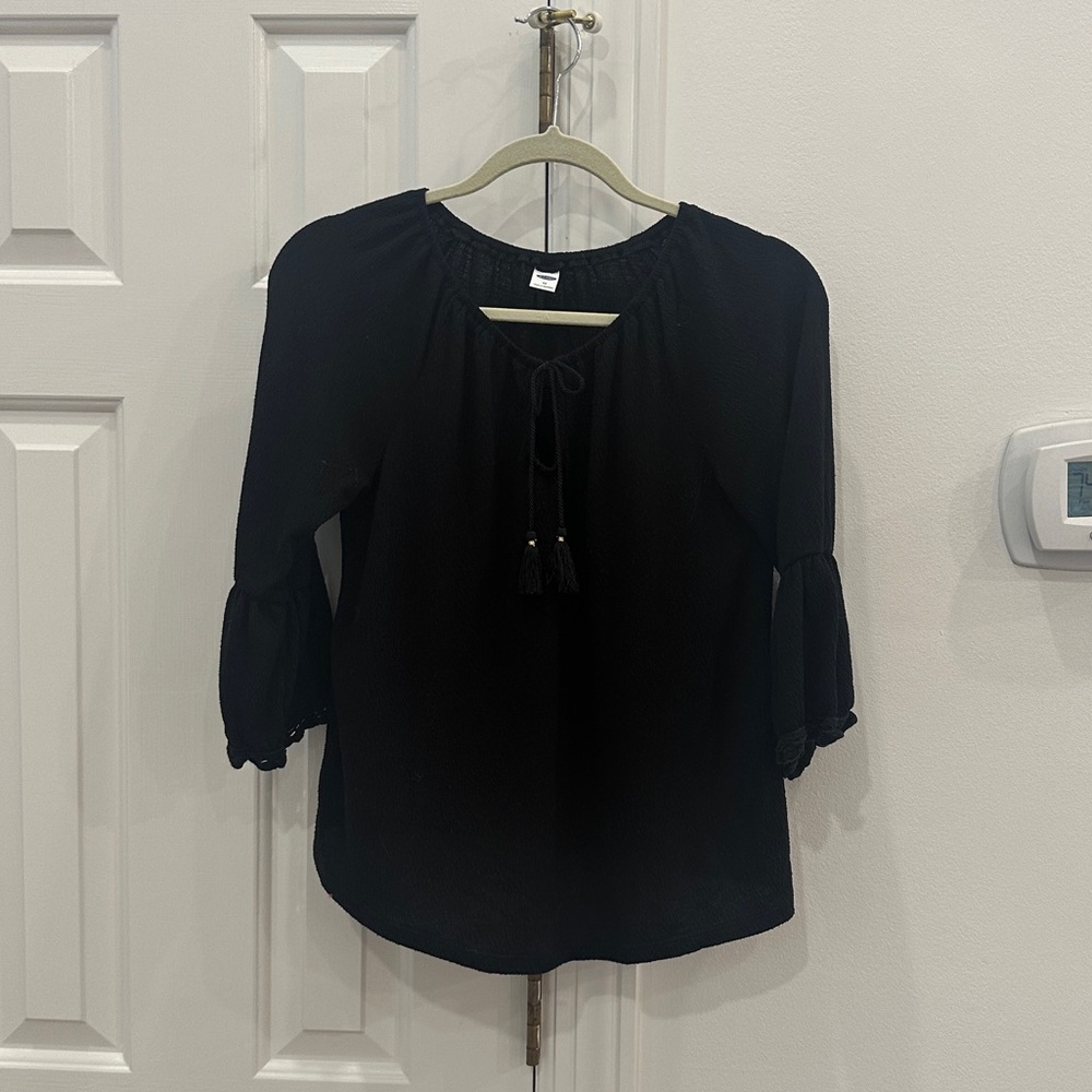 Old Navy, black bell sleeve stretchy V-neck